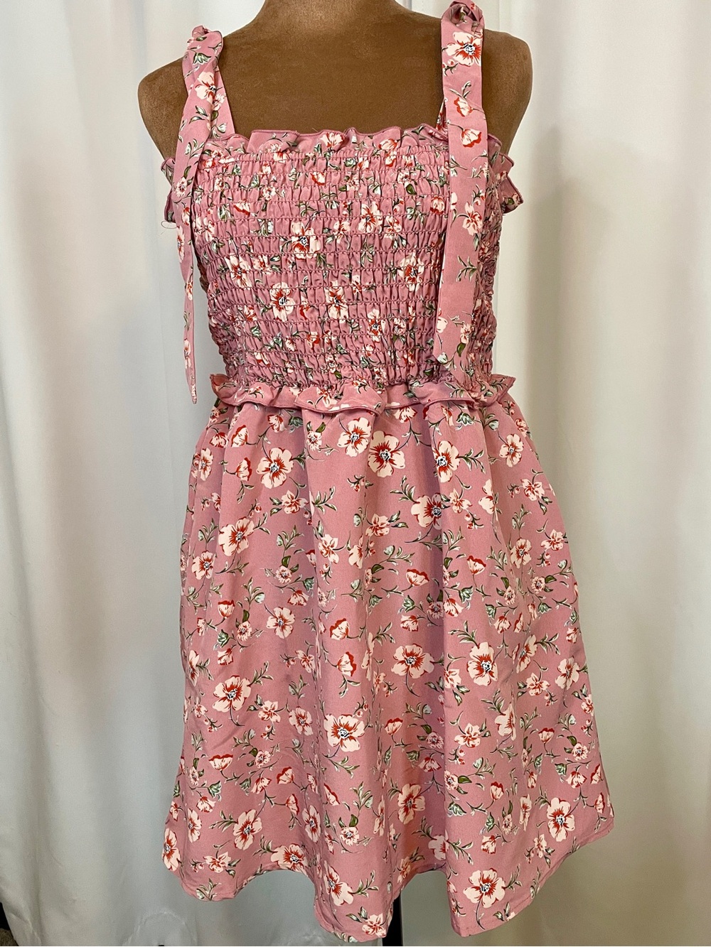 NWOT. Dusty pink Floral Smocked Sundress with Tie Straps